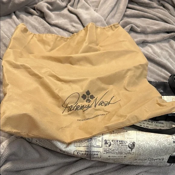 Patricia Nash Black and Cream Newspaper Print Bag - Picture 2 of 8